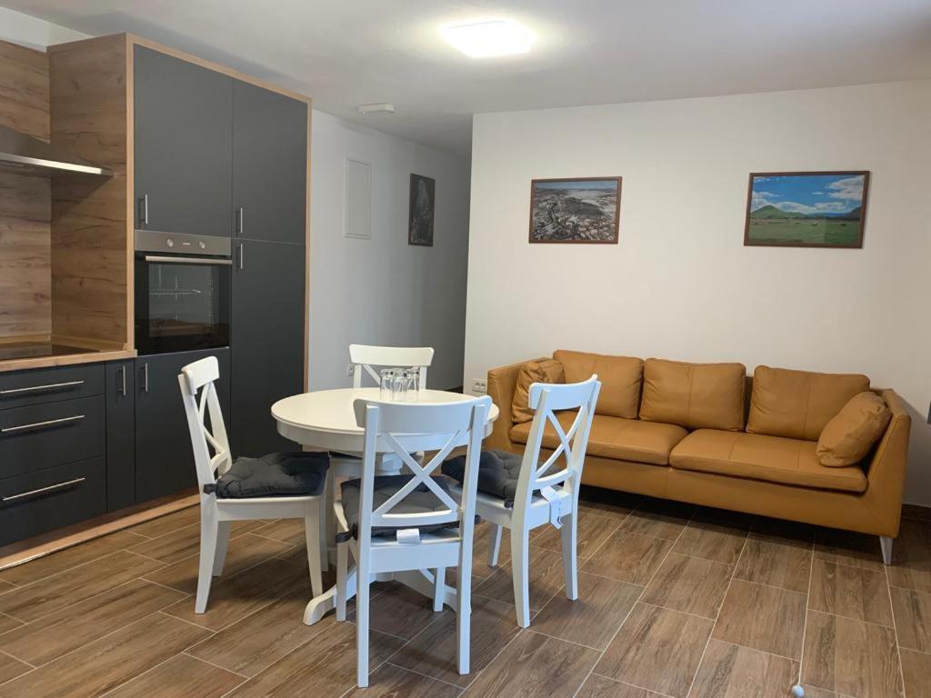 Apartmani Albatros Perusic Exterior foto